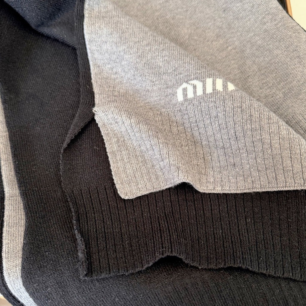 Miu Miu Style Two-Tone Rib-Knit Scarf