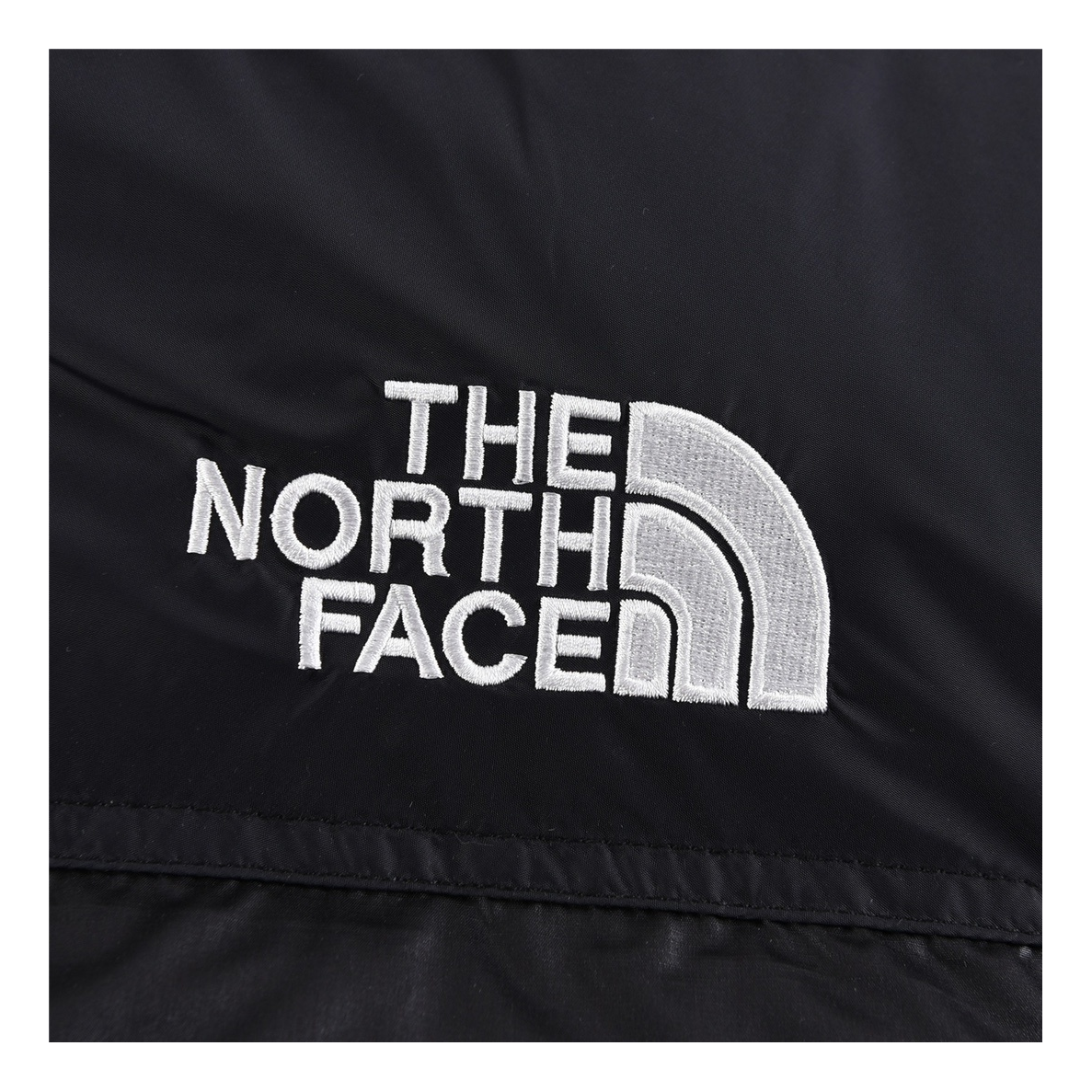 The North Face Contrast-Panel Stand-Collar Puffer Jacket – Street-Ready Warmth