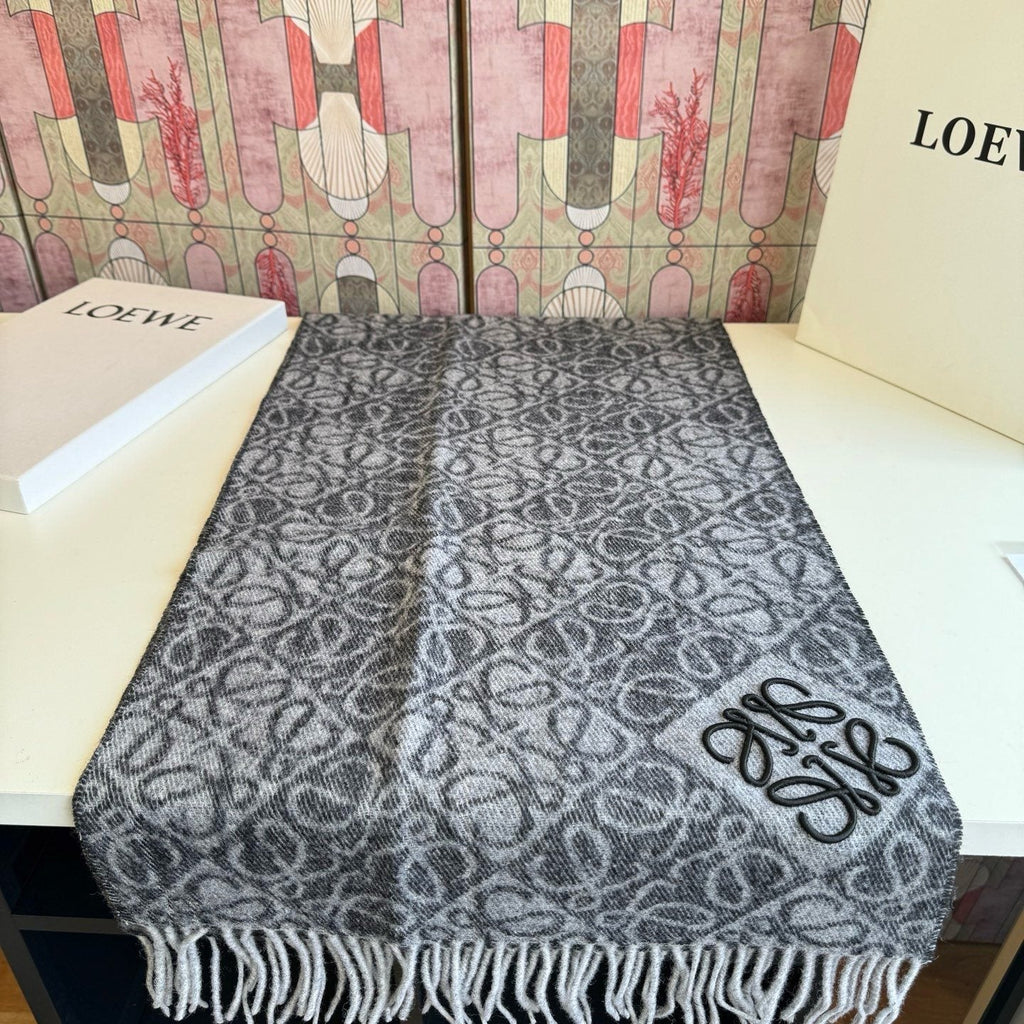 Loewe Reversible Fringe Pattern Scarf